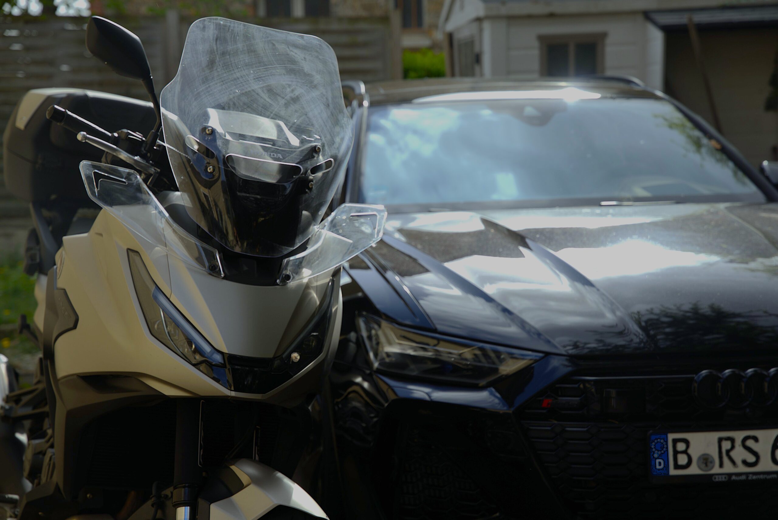 Tracker GPS pour moto et voiture